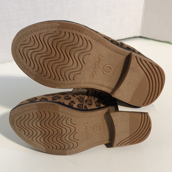 Toddler Girl’s Cheetah Print Booties - Picture 7 of 7